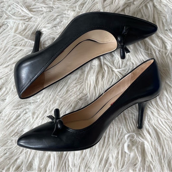 Prada Black Leather Bow Logo Pointed Toe High Heel Pumps EUC Size 38 - Picture 4 of 12